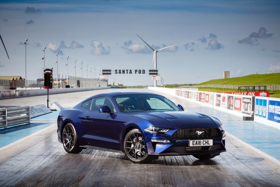  Ford Mustang EcoBoost Fastback 2018 года  (UK) (фото 3 из 4)